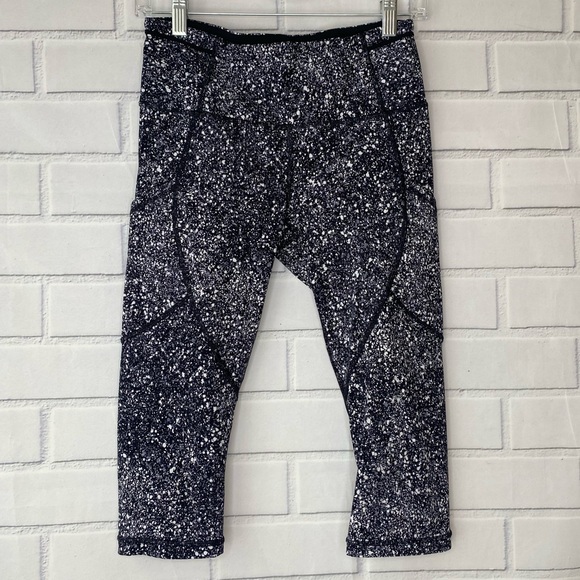 Lululemon Outrun 17" Crop Leggings size 6 - Picture 2 of 12